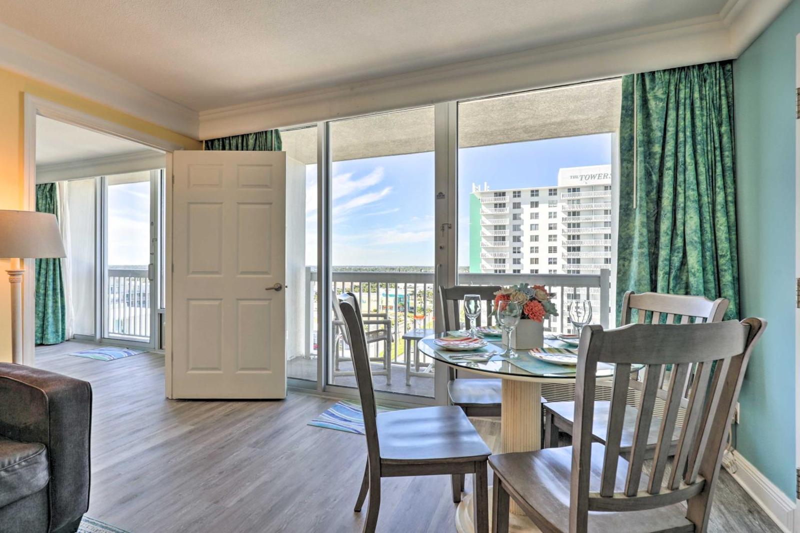 Ocean-View Daytona Beach Resort Retreat with Balcony Main image 1